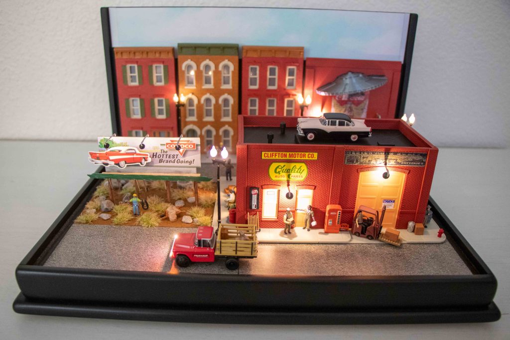 UFO in the Wall Ho Scale art by Jonathan Freyer1